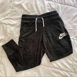 VINTAGE Nike Cropped Sweatpants / Capri Joggers